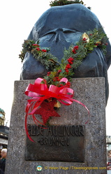 Elize Aulinger fountain in Viktualienmarkt